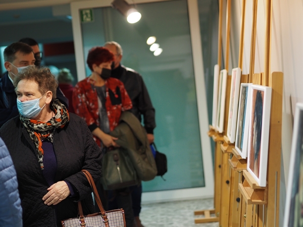 wiele osób, a ja bez obiektywu szerokokątnego (1).JPG